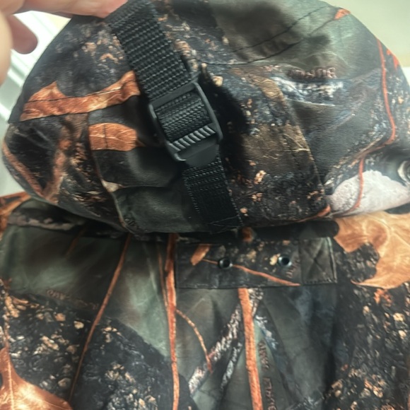 Lightweight camo jacket. Size medium. - Picture 4 of 10
